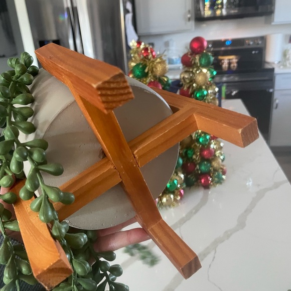 2 artificial planters - Picture 4 of 4